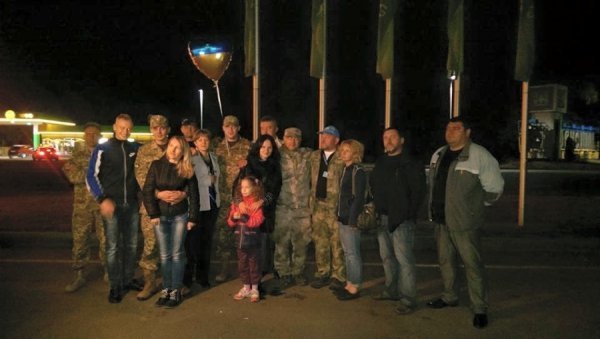Довгоочікувана зустріч звільнених волинських бійців з сім'ями. ФОТО