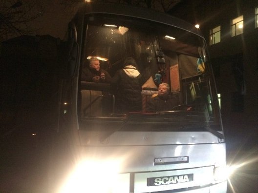 Колишні військовополонені з 51-ї бригади їдуть додому. ФОТО.ДОПОВНЕНО