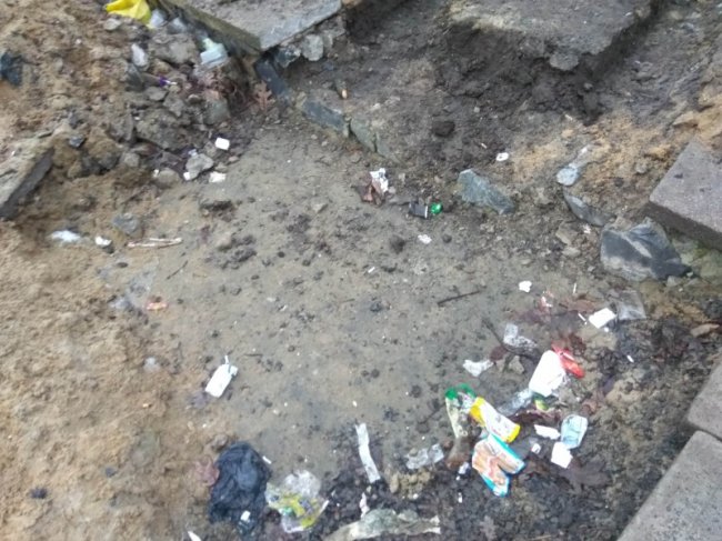 У Луцьку просять закінчити ремонт доріжки