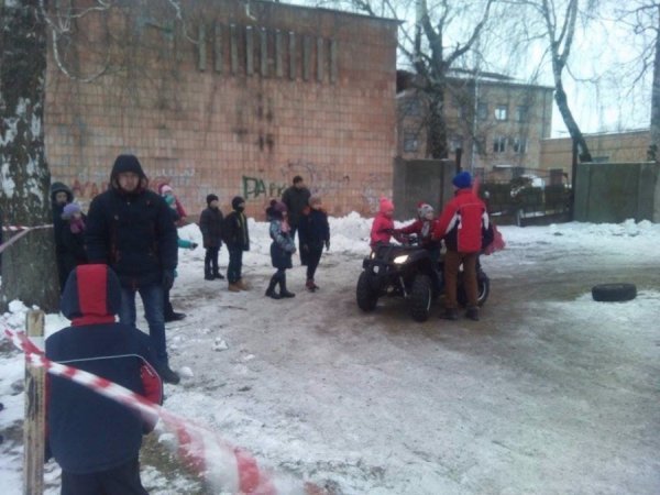 У Рожищі діти ганяли на квадроциклах