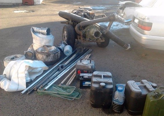 На Волині затримали банду бурштиношукачів. ФОТО