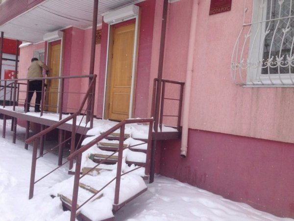 Луцькі муніципали змушували прибирати сніг 