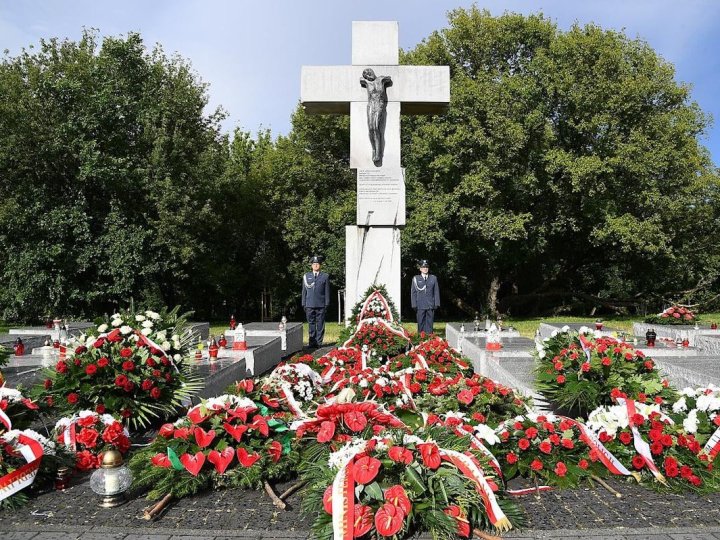 Польща звинуватила українця у вандалізмі меморіалів жертв Волинської трагедії