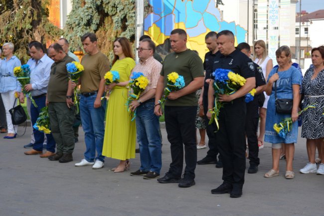 У Луцьку вшанували пам’ять усіх загиблих захисників України. ФОТО
