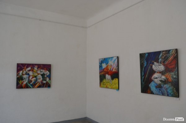 Коли полотна танцюють: у Луцьку відкрили виставку картин «в чотири руки». ФОТО