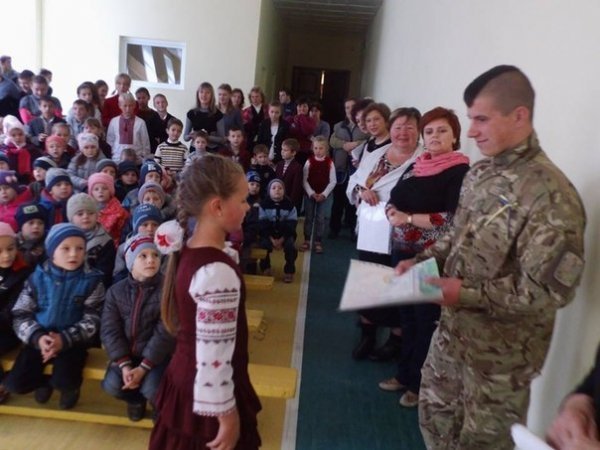 У Ківерцях школярі виклали їстівну карту України на підтримку бійців АТО. ФОТО