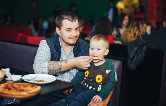 У StrikeCity привітали жінок. ФОТО*