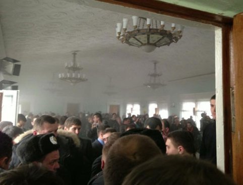 У Києві свободівці побилися з регіоналами. ФОТО. ВІДЕО