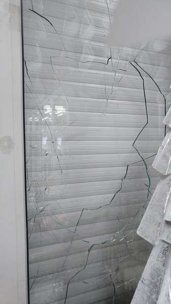 Невідомі пограбували квітковий магазин на Волині. ФОТО