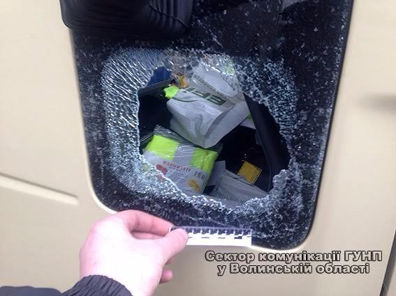 У Луцьку пограбували автомобілі з німецькою «гуманітаркою». ФОТО