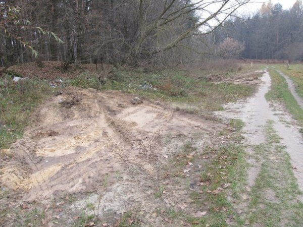 Під Ківерцями «ліквідували» сміттєзвалища, засипавши їх землею. ФОТО