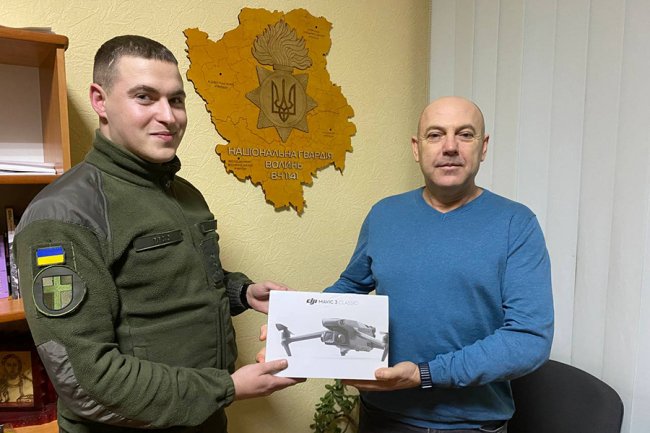 Волинські нацгвардійці отримали квадрокоптер MAVIC 3