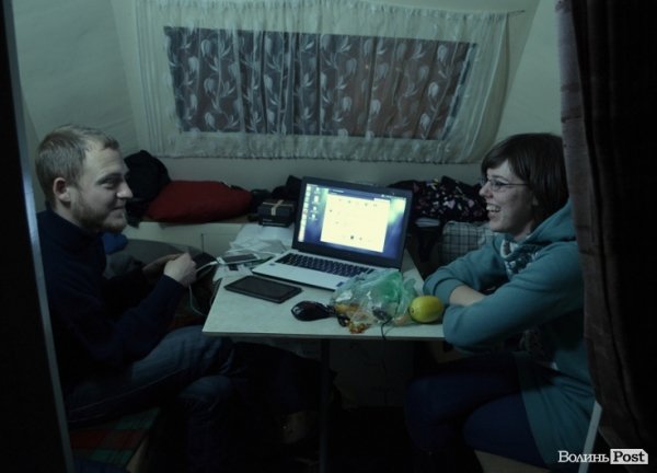 Як ночує луцький Євромайдан. ФОТО