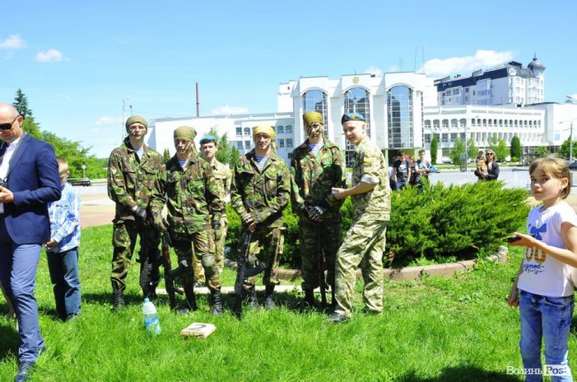 Фото випускного у військовому ліцеї в Луцьку