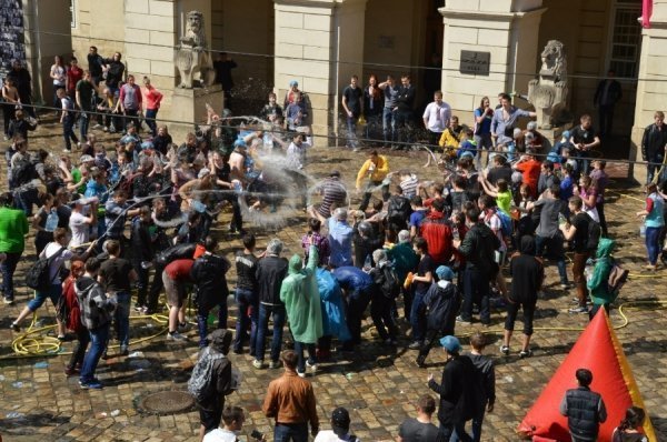 Водні бої у Львові. ФОТО. ВІДЕО