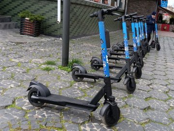 У Луцьку тестують сервіс прокату електросамокатів: як змінилися правила