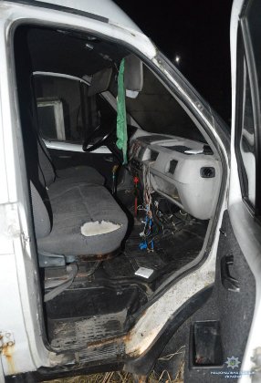 У Ковелі на парковці обікрали авто. ФОТО