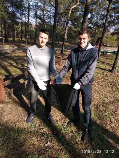 Сміття вивозили тракторами і підводами: як на Волині прибирали ліси. ФОТО