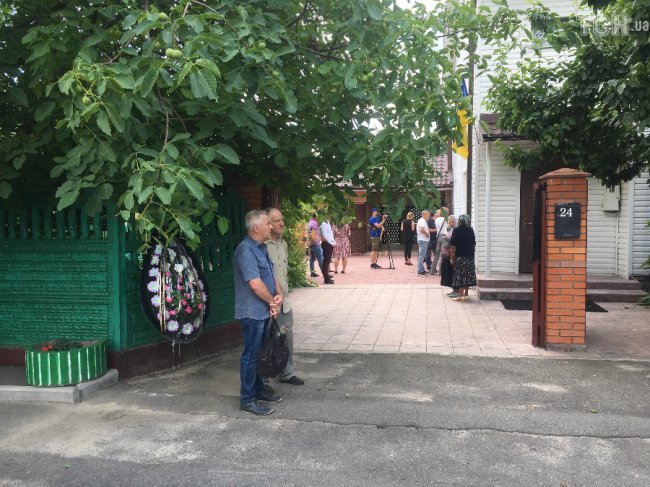 На Київщині прощаються з Левком Лук'яненком