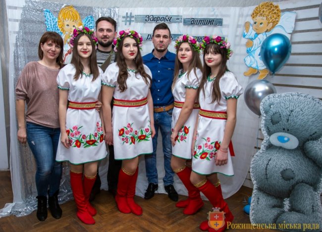 У Рожищі відбувся благодійний концерт заради порятунку 7-річного онкохворого хлопчика 