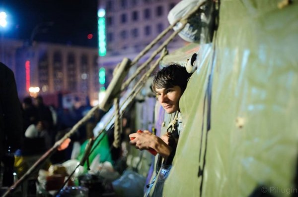 Євромайдан за півгодини до знесення. ФОТО