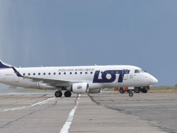 Польща повернула обов'язковий карантин для українців, що прибувають літаками 