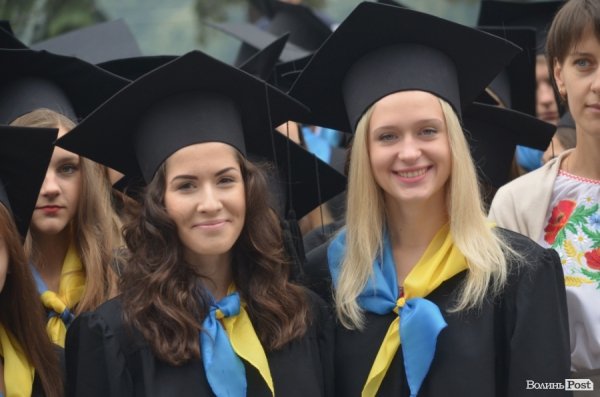 Фотопогляд: посвята в студенти першокурсників СНУ