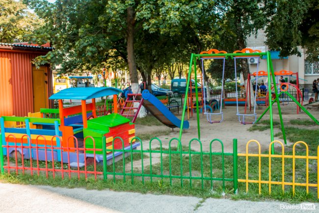 «Хто живе на ЛПЗ, тому у житті везе»: день на луцькому районі контрастів. ФОТО