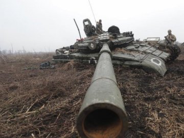«Мы свой танк сломали сами, чтоб не ехать», – окупанти нищать власну техніку, аби не воювати