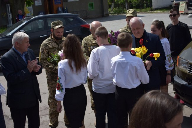 Волинські школярі спільно з волонтерами відремонтували автомобіль для 14 ОМБр. ФОТО