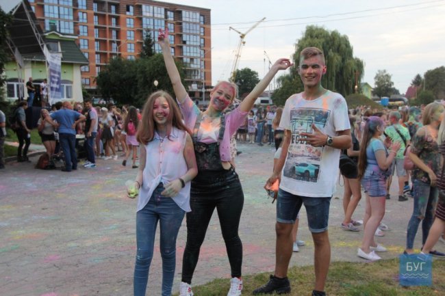 У місті на Волині кидалися фарбами. ФОТО