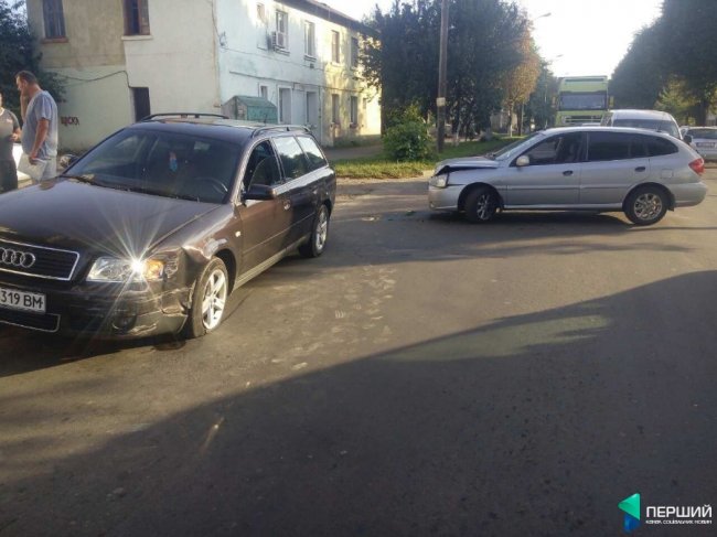 Аварія в Луцьку: на перехресті зіткнулися два автомобілі