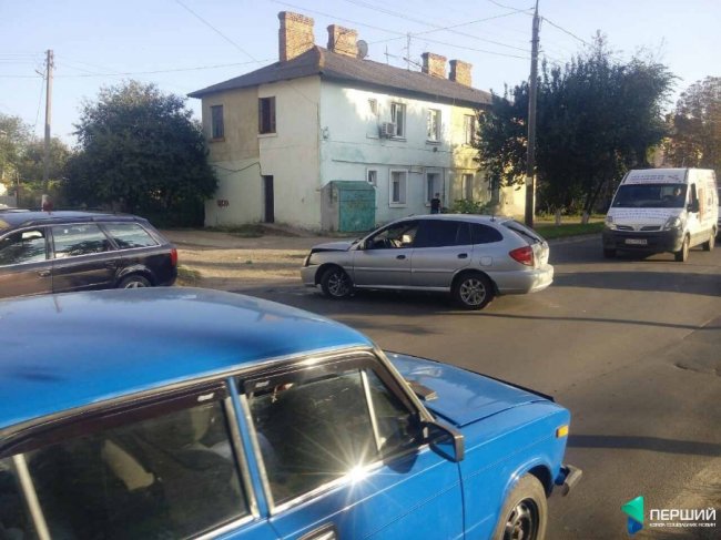 Аварія в Луцьку: на перехресті зіткнулися два автомобілі