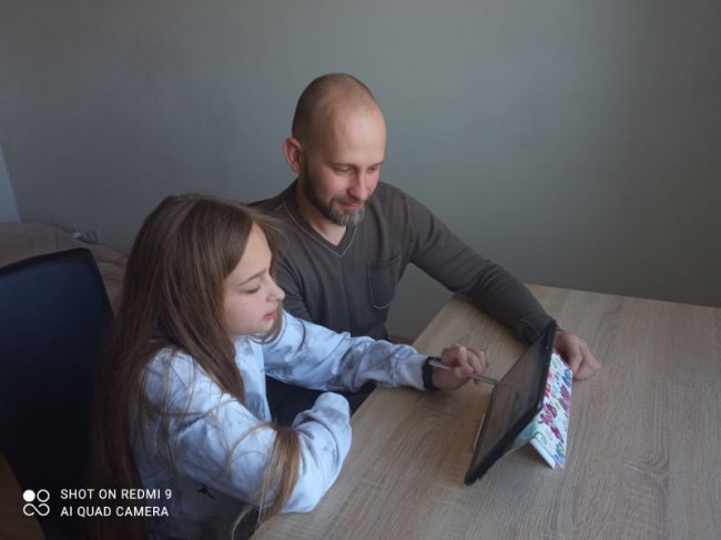  «НЕ хочу до мами»:  доньку лучанина намагаються забрати у Іспанію, попри її волю 