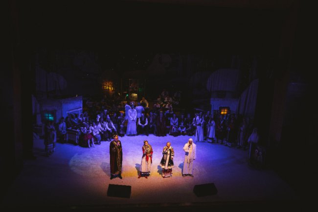 Вертеп, зимова казка та  колядки: чим дивуватимуть у Волинському драмтеатрі 30 грудня – 4 січня