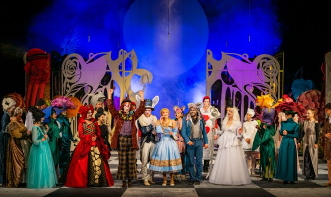 У Луцьку казку-фентезі «Аліса. Повернення в Дивокрай» відвідали 1200 глядачів 