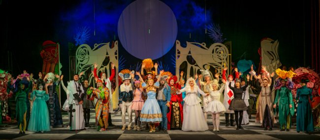 У Луцьку казку-фентезі «Аліса. Повернення в Дивокрай» відвідали 1200 глядачів 