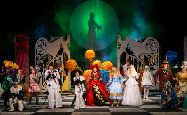 У Луцьку казку-фентезі «Аліса. Повернення в Дивокрай» відвідали 1200 глядачів 