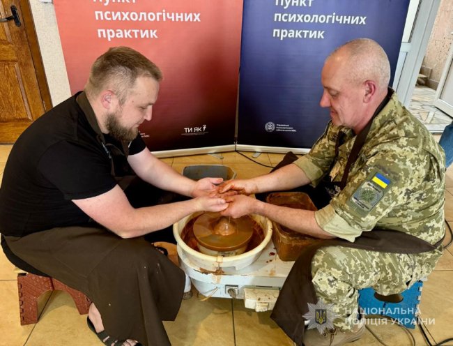 У Луцьку поранених бійців зцілювали глинотерапією. ФОТО