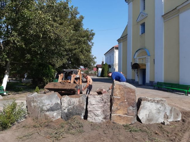 У Жидичині із землі «ростимуть» куполи монастиря