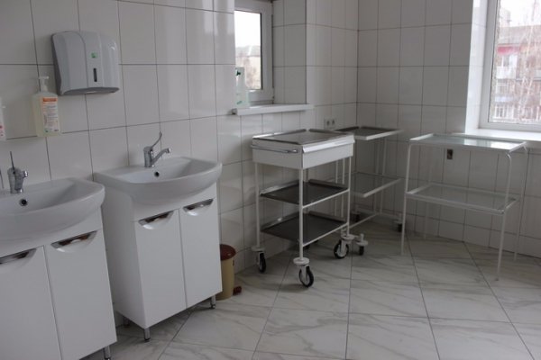 Луцький міський голова побував у жіночій консультації. ФОТО