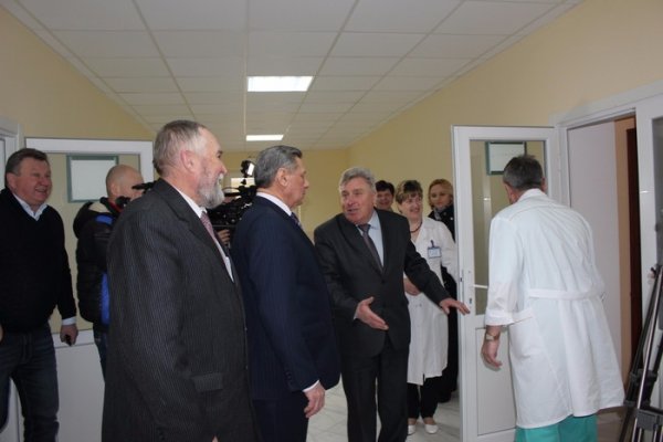 Луцький міський голова побував у жіночій консультації. ФОТО