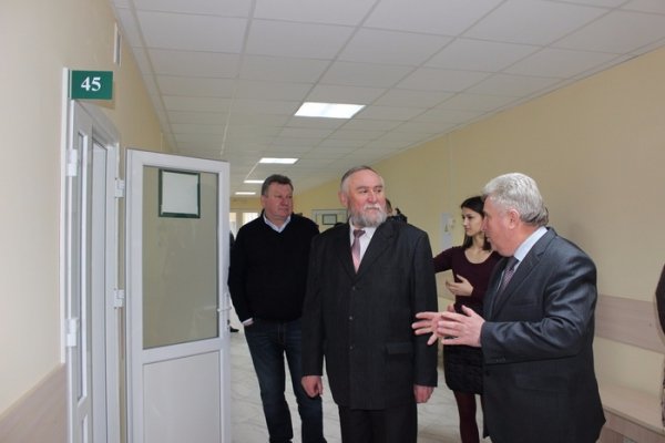 Луцький міський голова побував у жіночій консультації. ФОТО