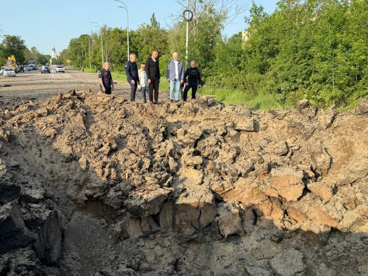 Дві балістичні ракети ракети влучили у житловий район Харкова