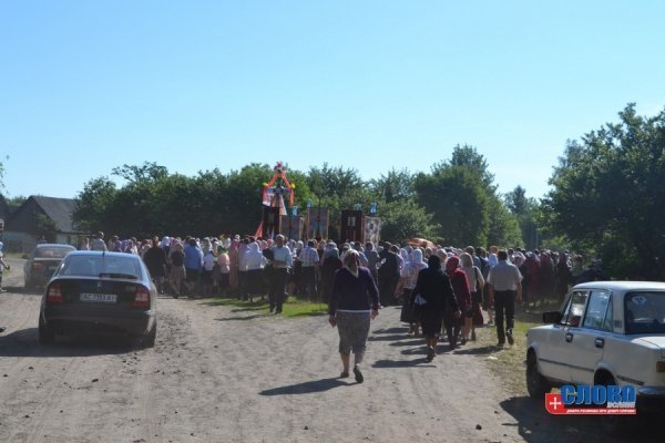 Сотні прочан з'їхалися на Волинь до чудотворної ікони. ФОТО. ВІДЕО