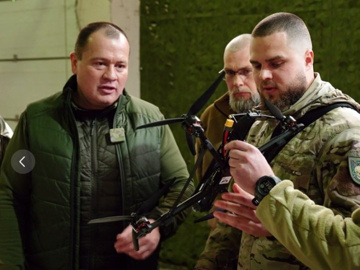 Бійці 21 полку безпілотних систем Третього армійського корпусу отримали партію дронів від «Української команди»