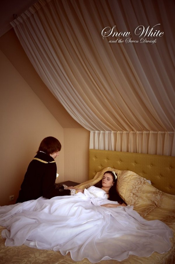 Тематична фотосесія «Білосніжка і сім гномів» для журналу «Ваше весілля»