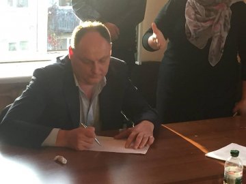 Після гучного скандалу з атовцями волинський посадовець звільняється