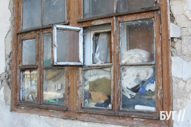 Мешканці аварійних двоповерхівок на Волині бояться, що будівлі можуть обвалитися. ФОТО.ВІДЕО