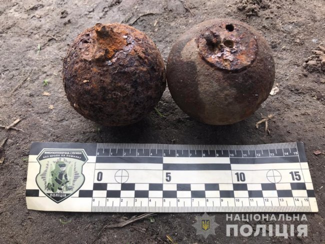 У жителя Ківерцівського району вдома знайшли цілий арсенал зброї. ФОТО